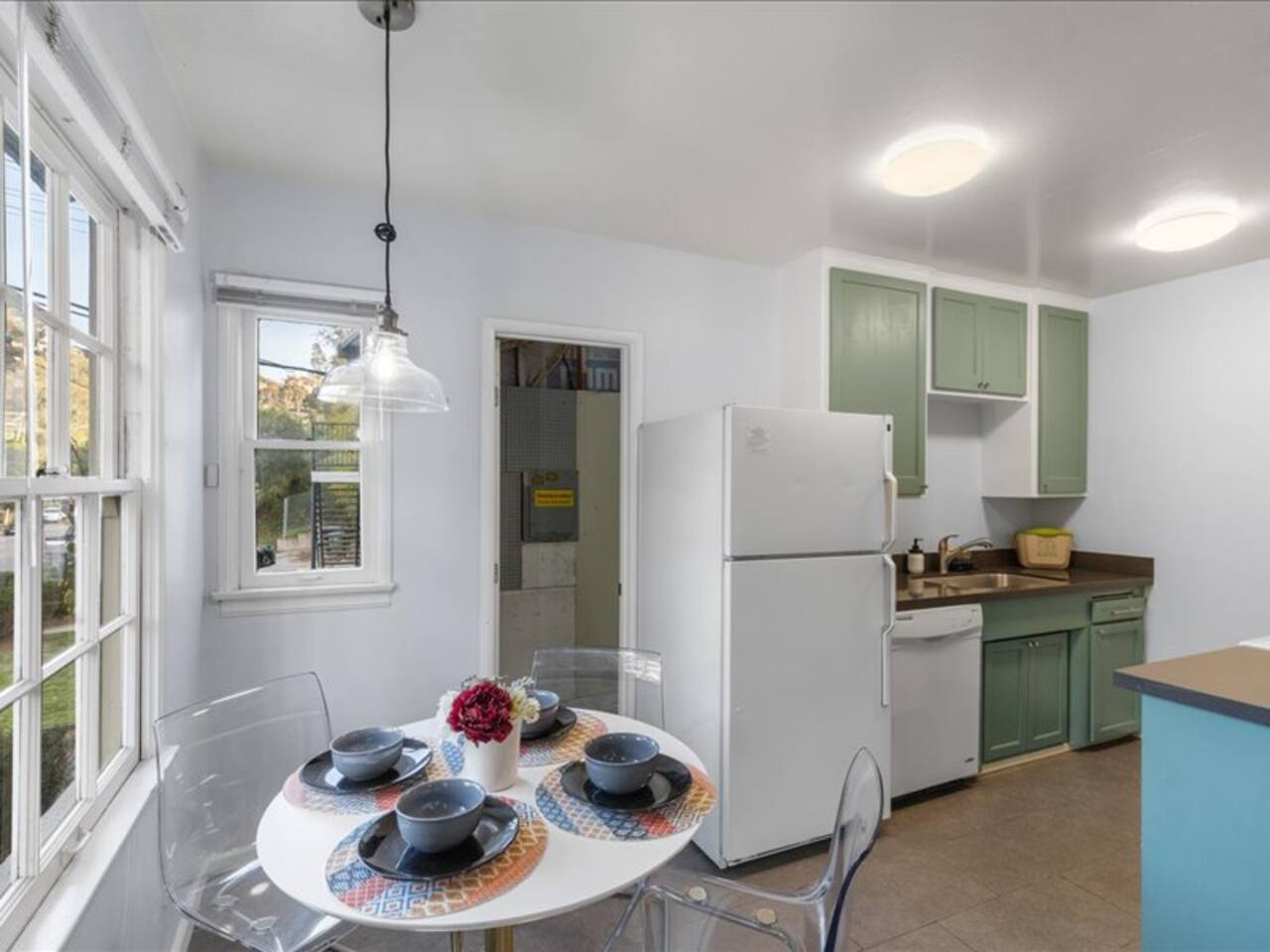The Downtown Blue Bungalow Escape