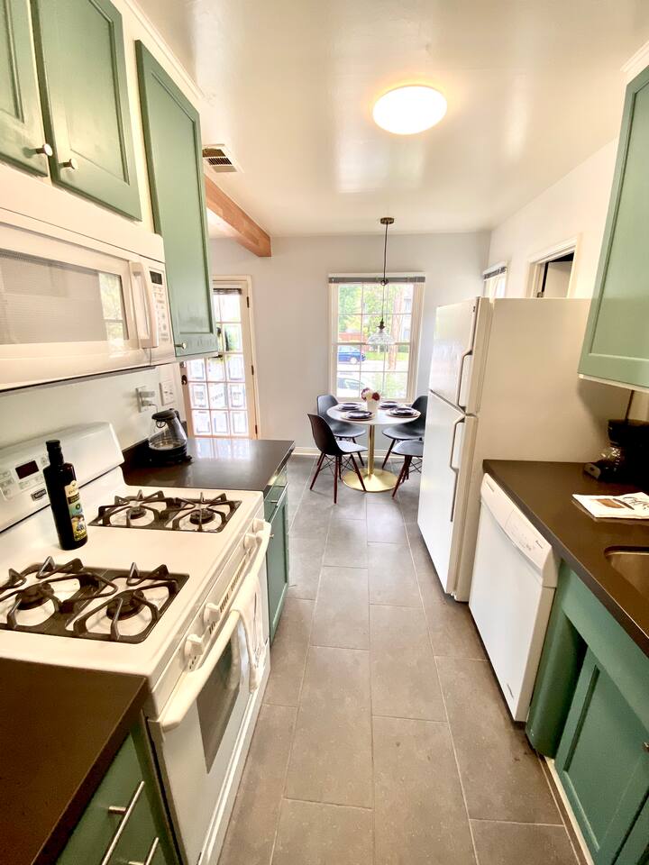 The Downtown Blue Bungalow Escape