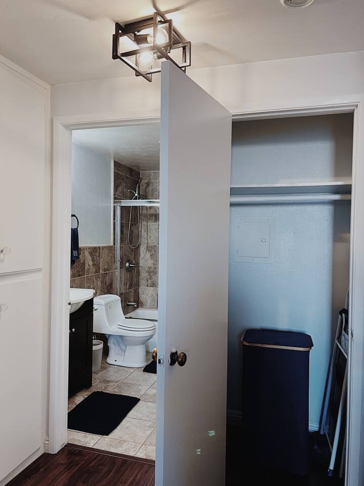 Refined Minimalist Condo Accommodation in Carlsbad