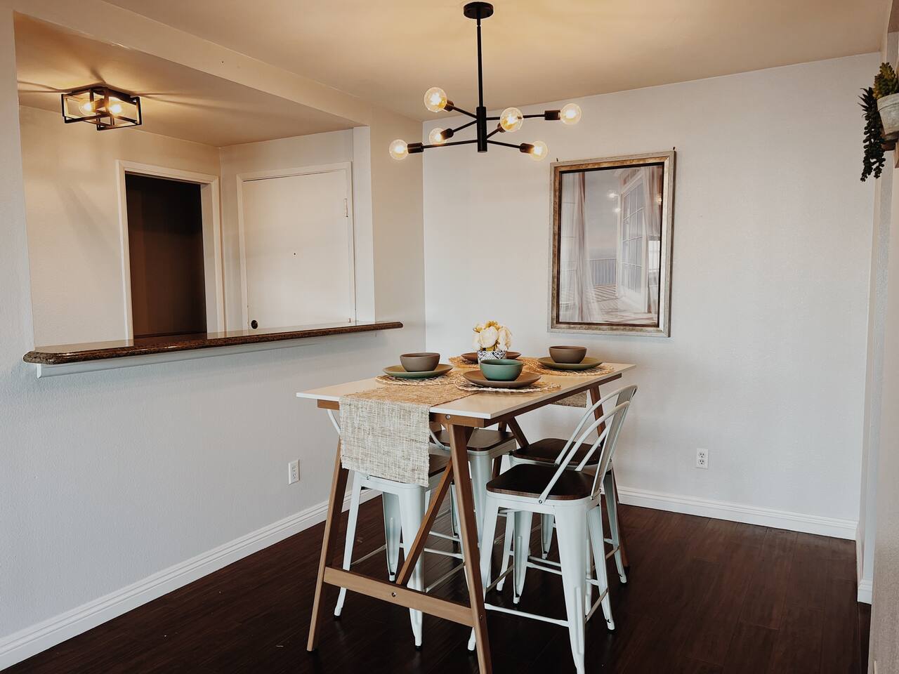 Refined Minimalist Condo Accommodation in Carlsbad