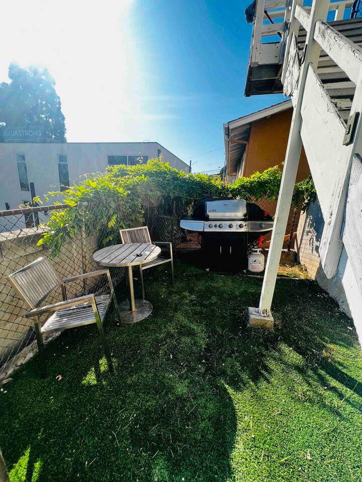Minimalist 1 bed by Airport & Old Town