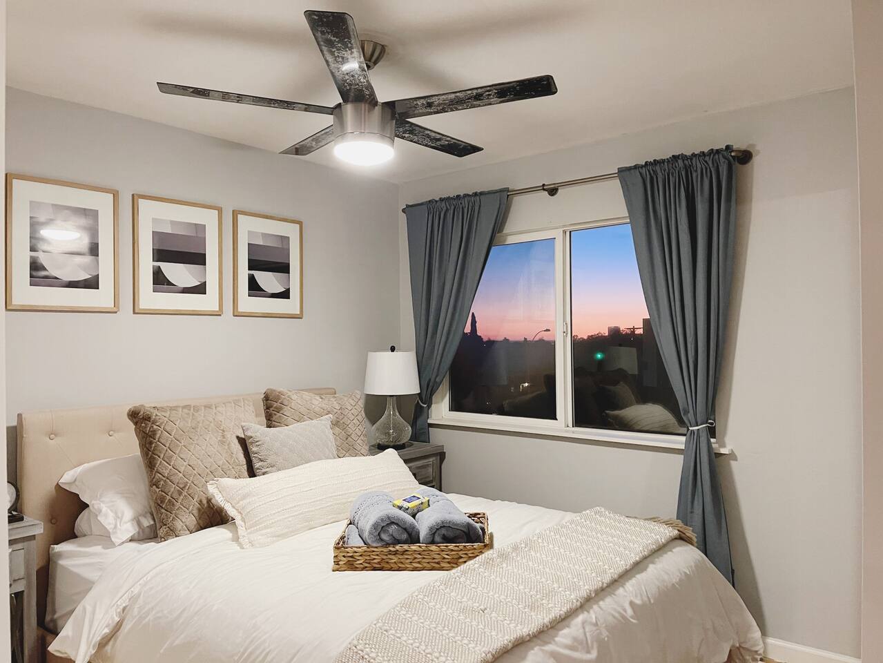Urban Escape: Trendy 1-Bed Condo with Balcony