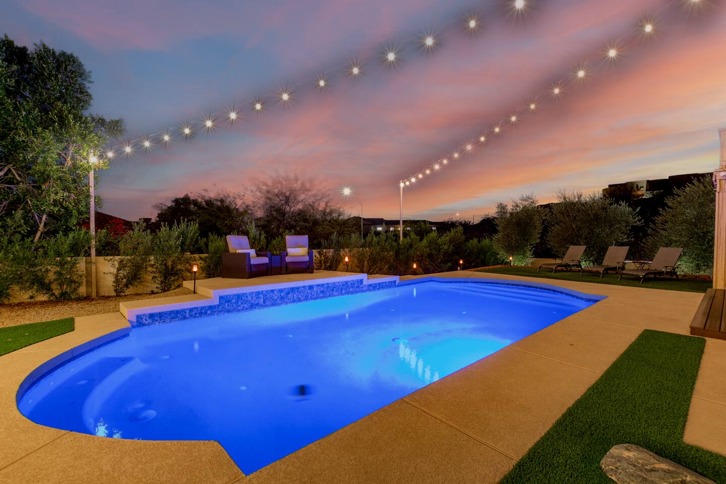 Phoenix 4BR Oasis in the Cove-Pool Heat Available!