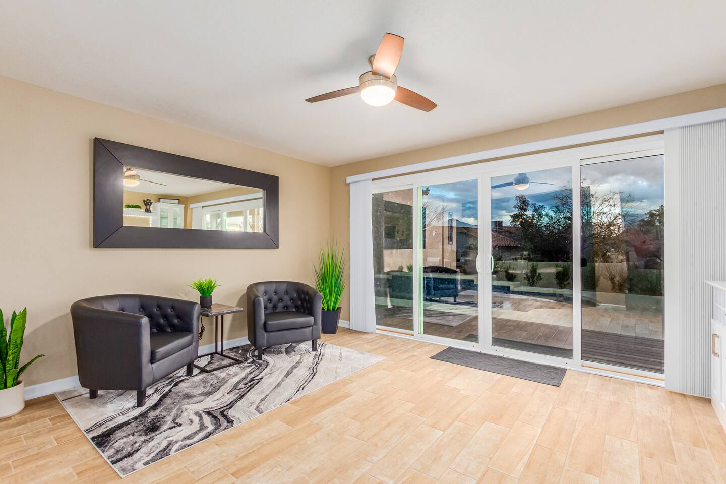 Phoenix 4BR Oasis in the Cove-Pool Heat Available!
