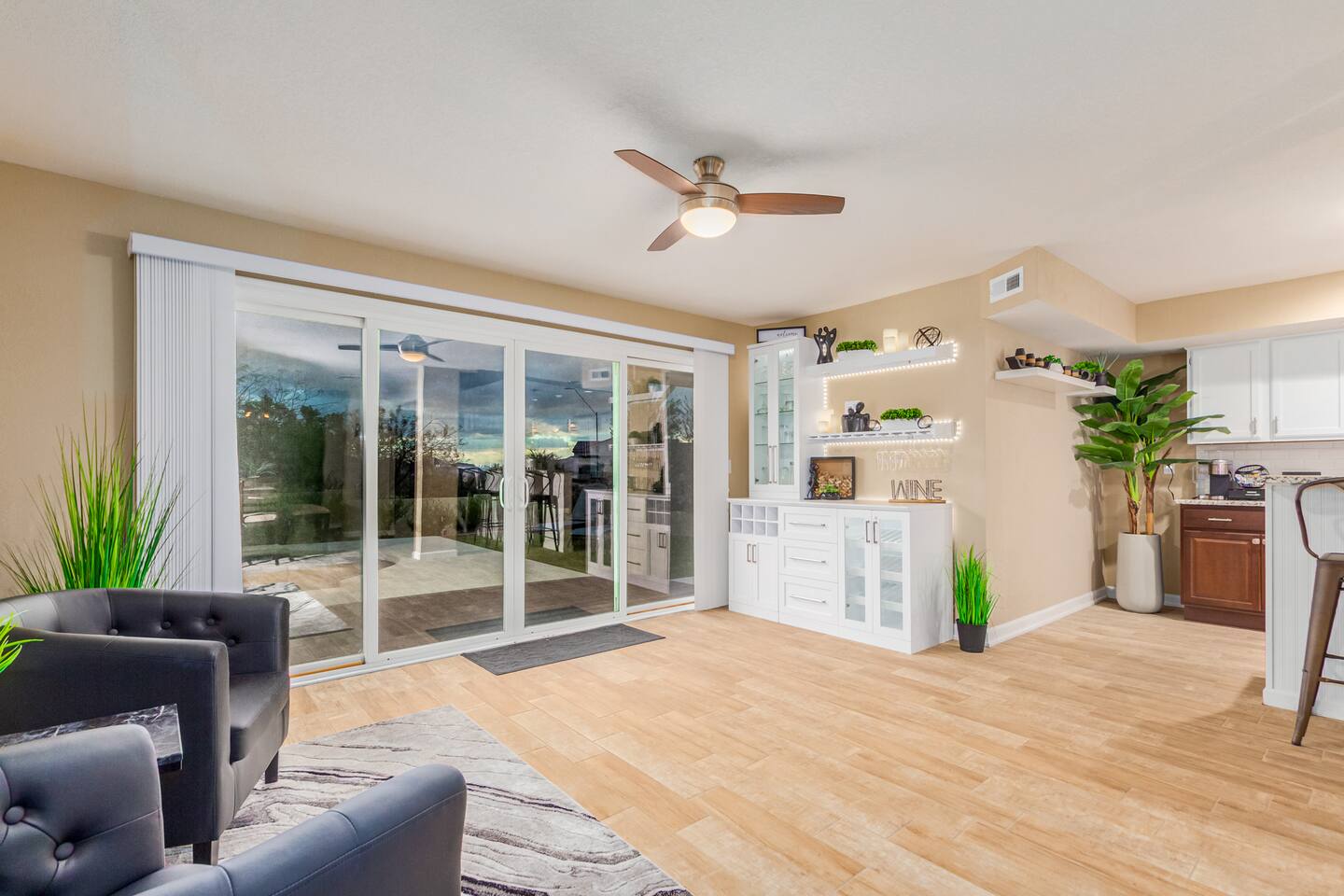 Phoenix 4BR Oasis in the Cove-Pool Heat Available!