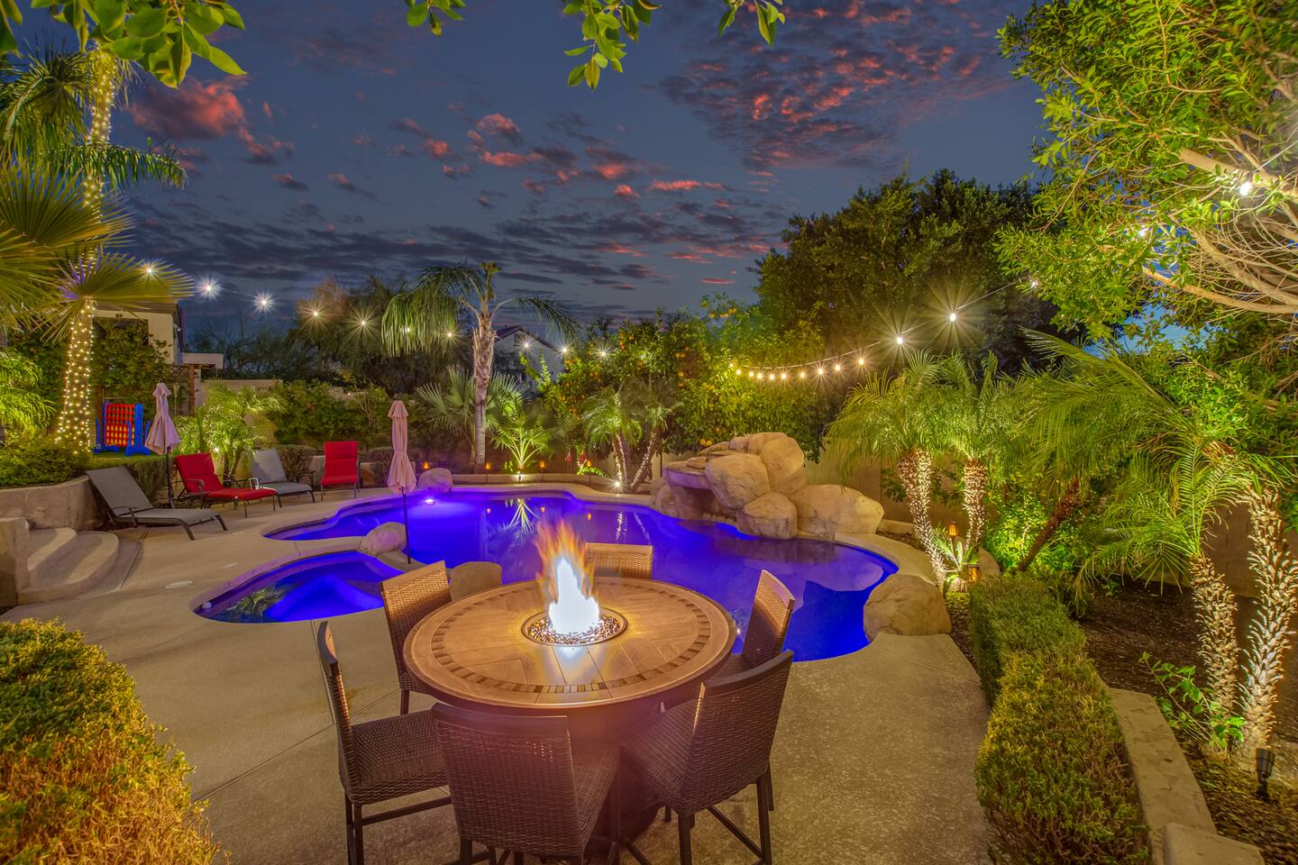 4BR Mountainside Oasis - Spa & Pool Heat Available