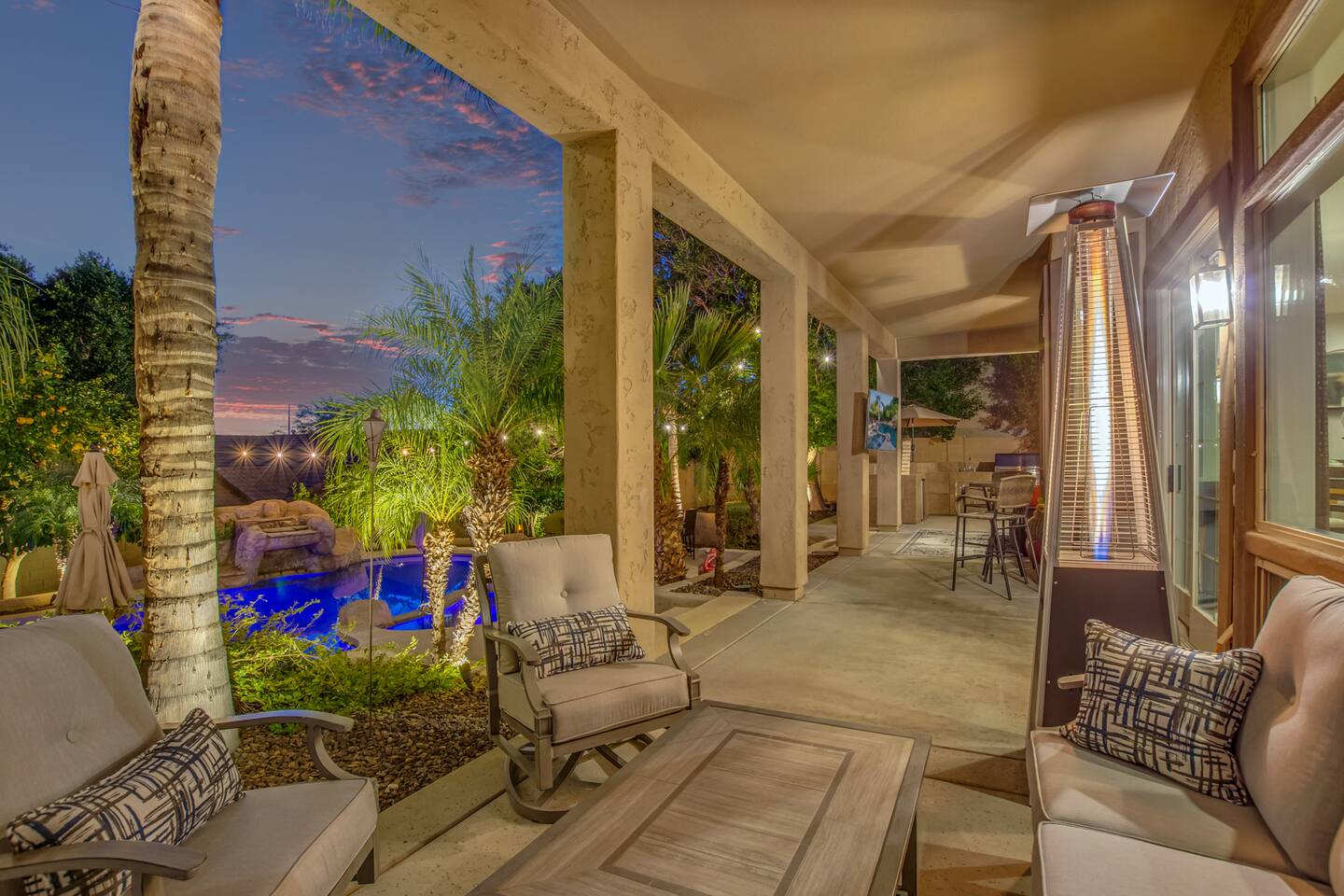 4BR Mountainside Oasis - Spa & Pool Heat Available
