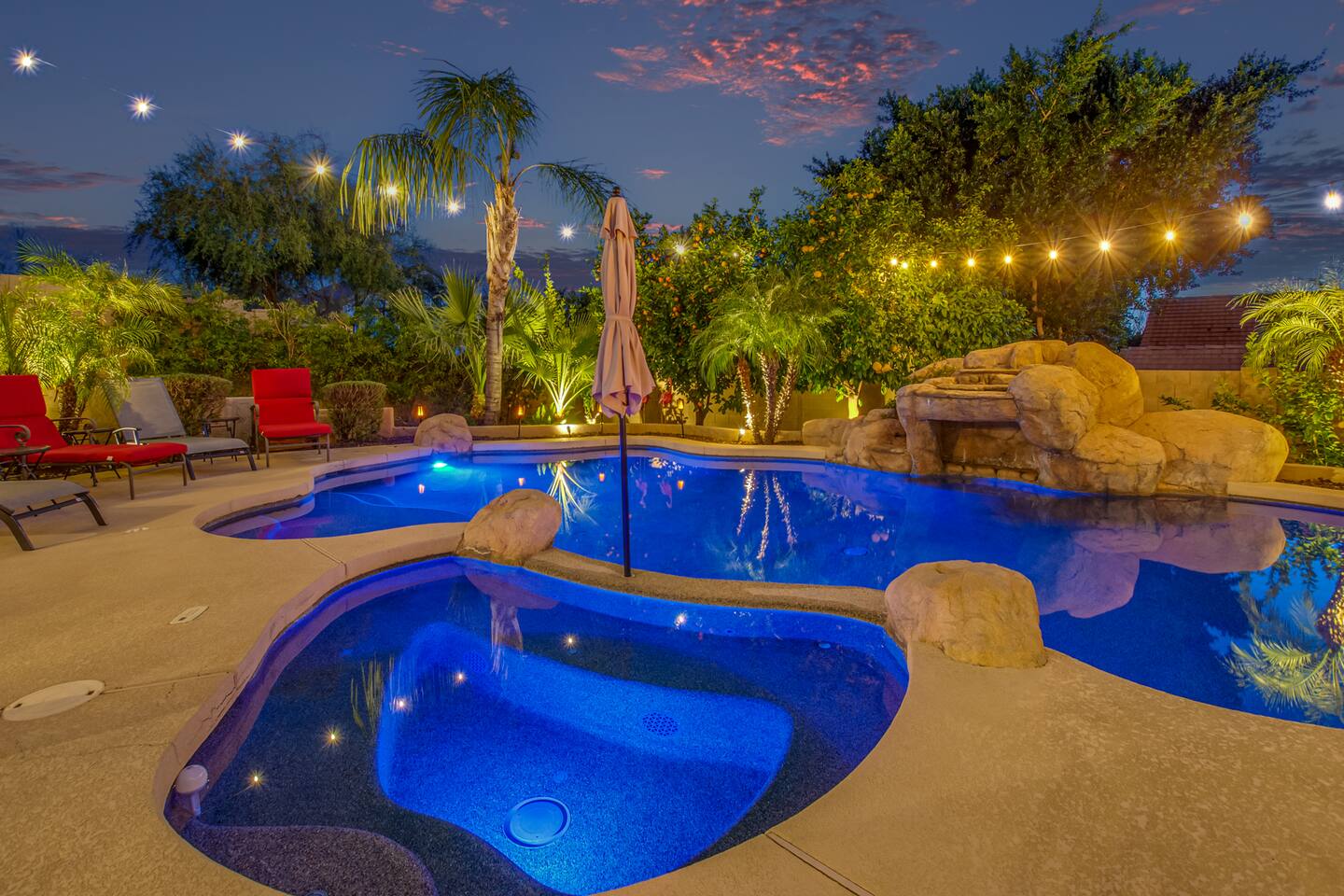 4BR Mountainside Oasis - Spa & Pool Heat Available