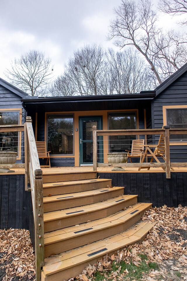 Secluded Cabin & Lake House! Private Pond! Pets!
