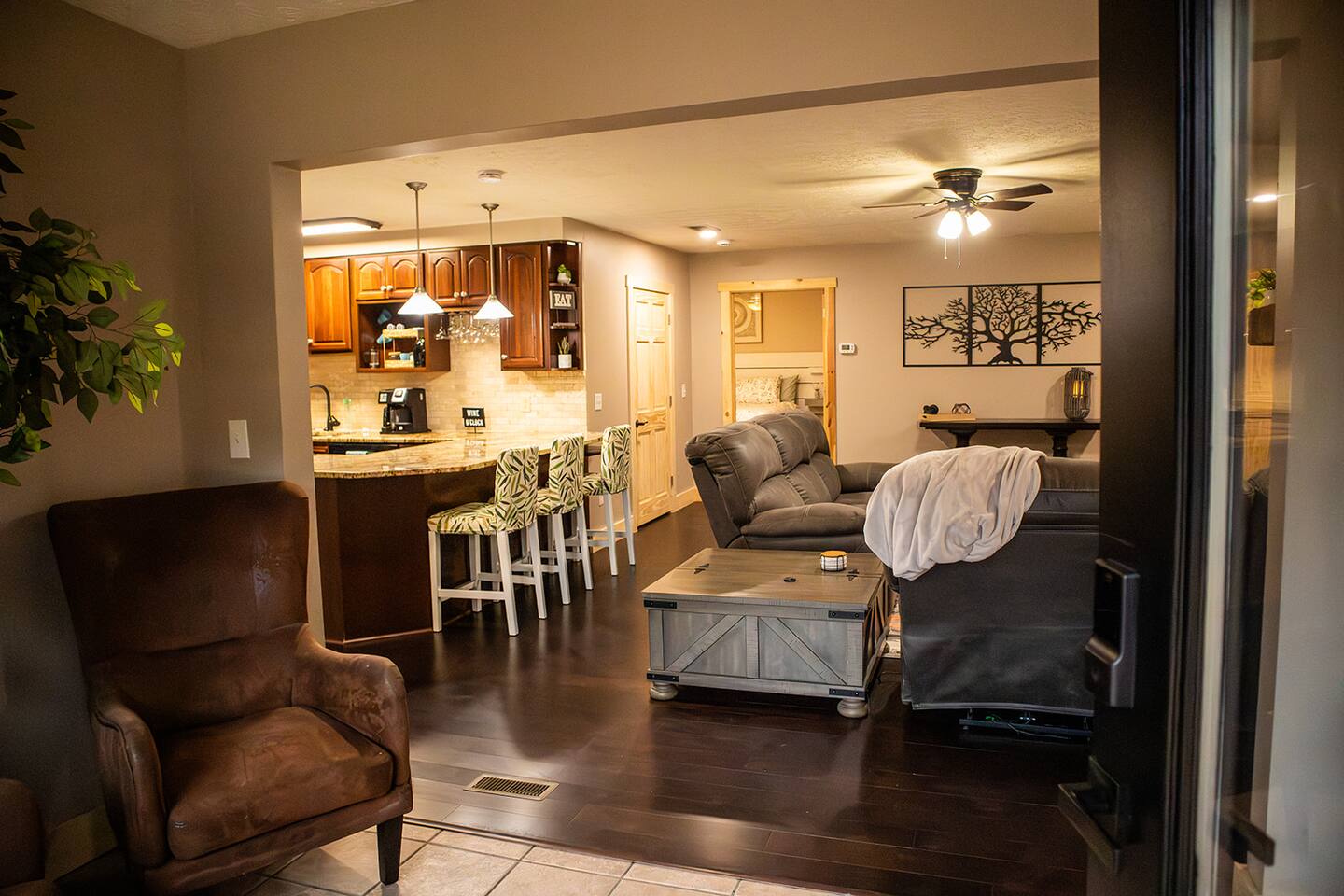 Secluded Cabin & Lake House! Private Pond! Pets!