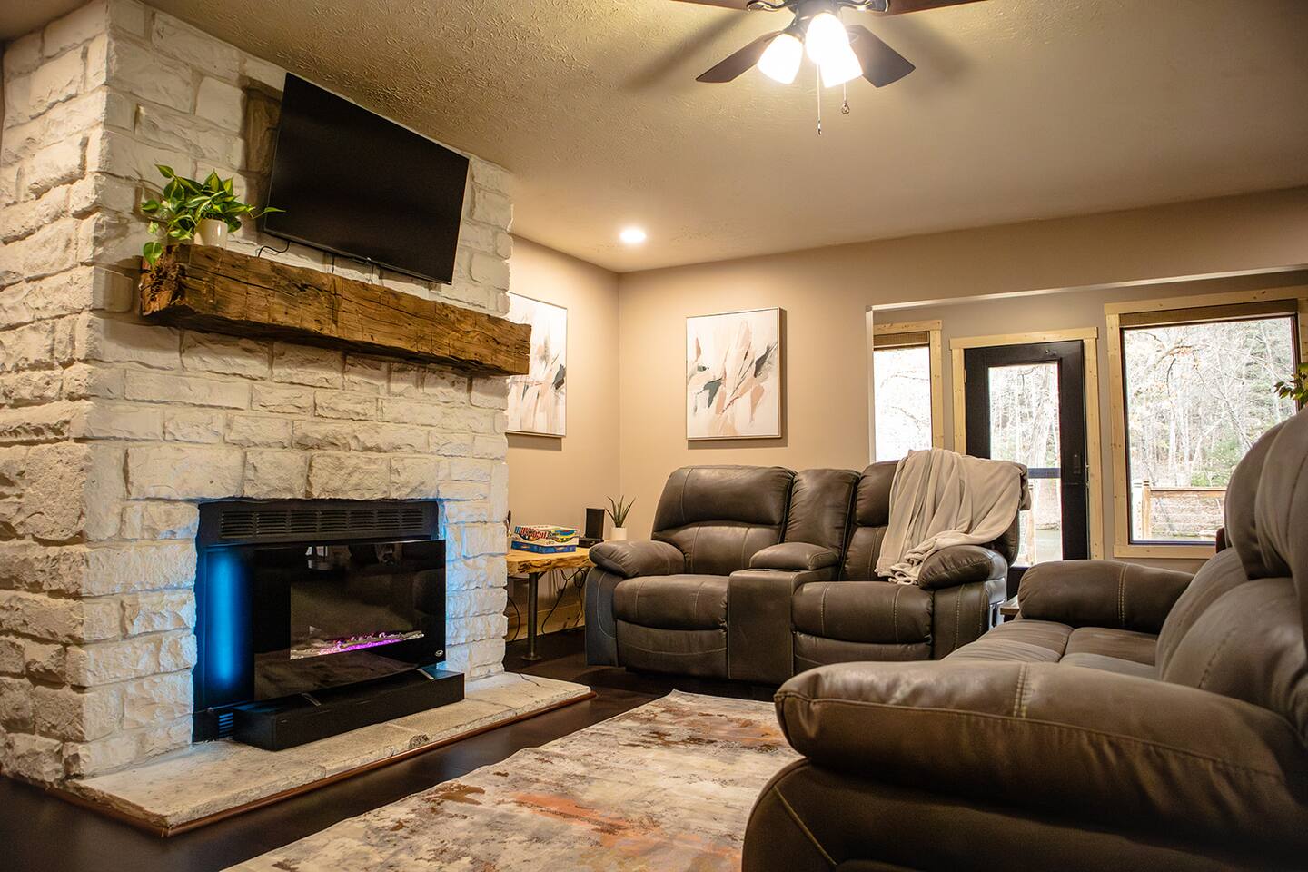 Secluded Cabin & Lake House! Private Pond! Pets!