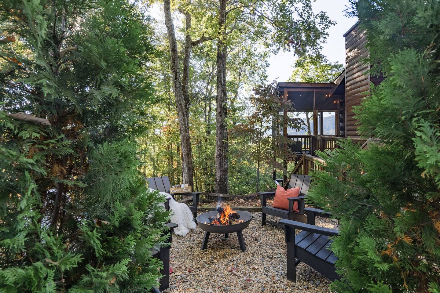 Ridgecrest | Cozy Cabin Fireplace Sunset & Hot Tub