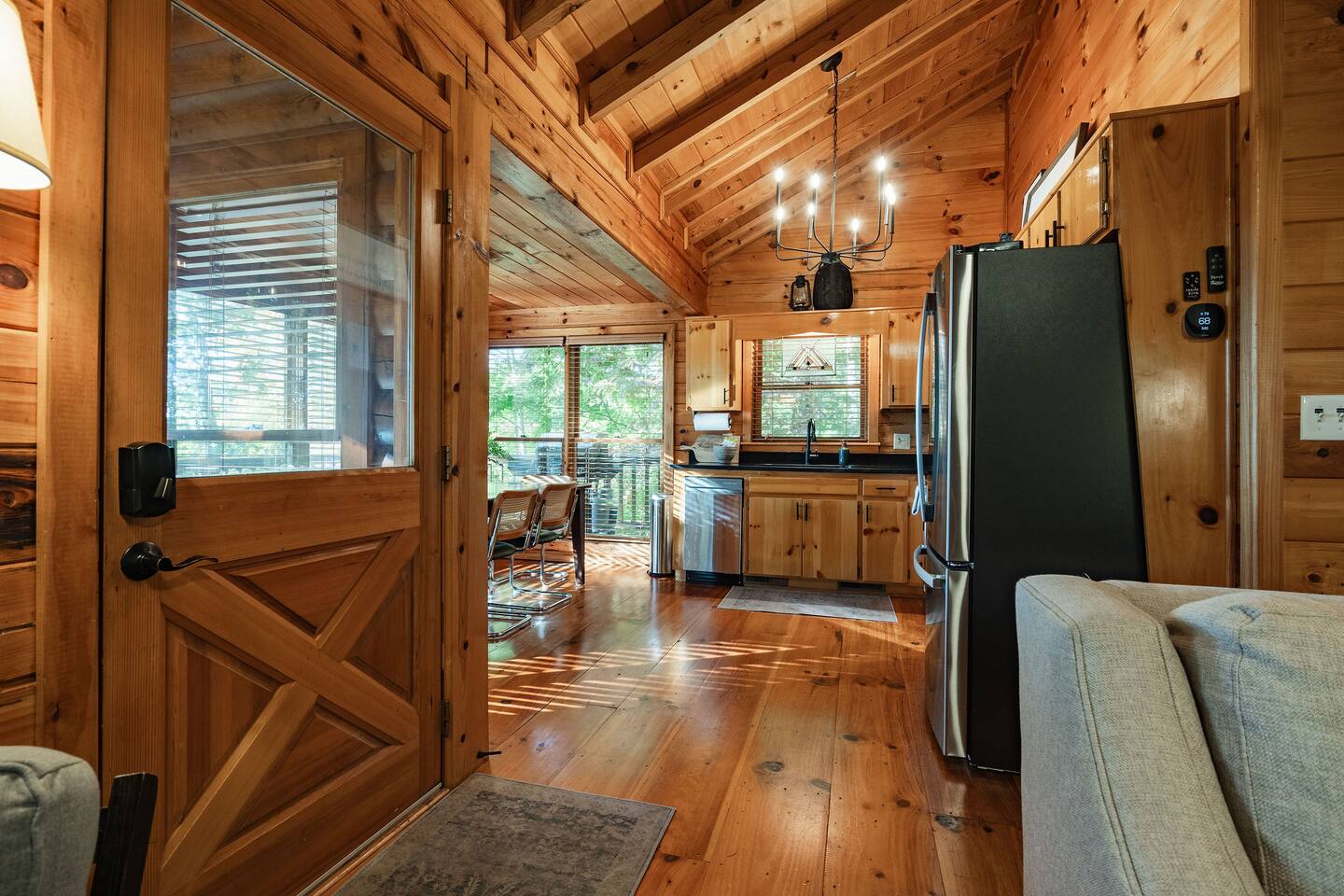 Ridgecrest | Cozy Cabin Fireplace Sunset & Hot Tub