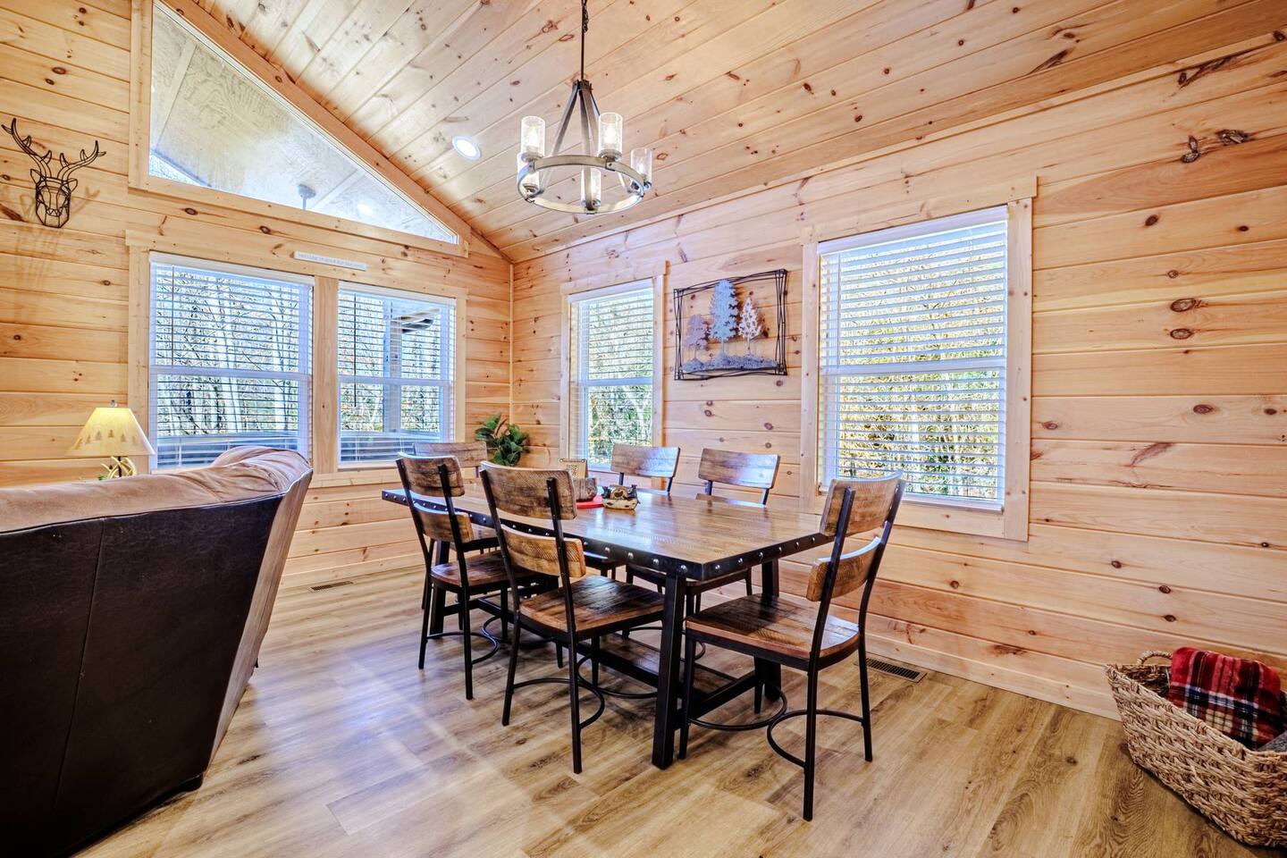 Sleepy Oak Cabin