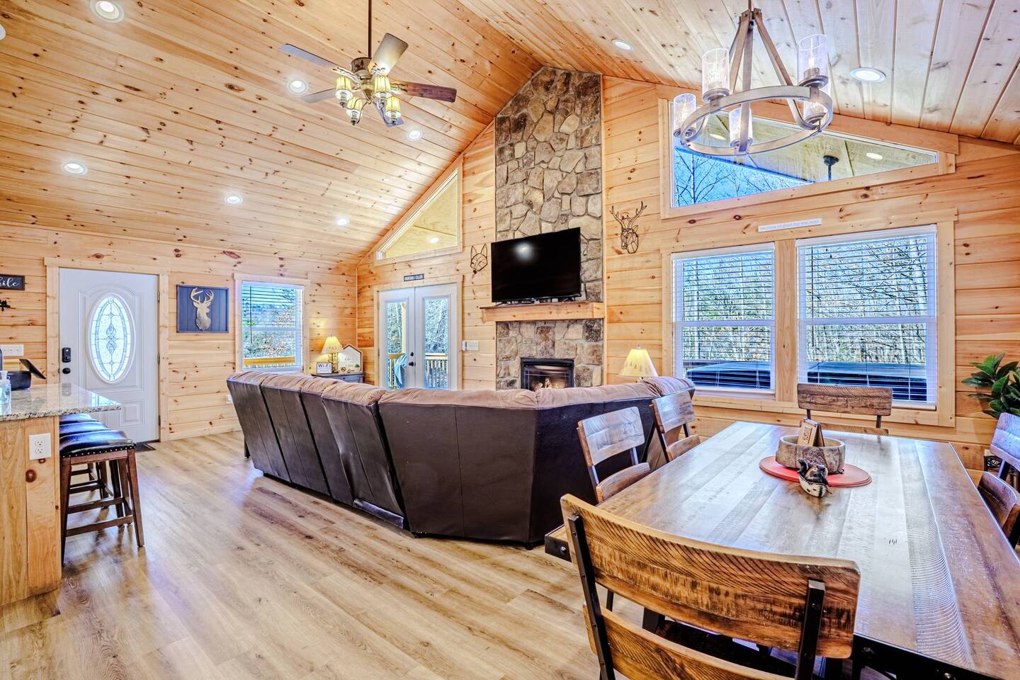 Sleepy Oak Cabin