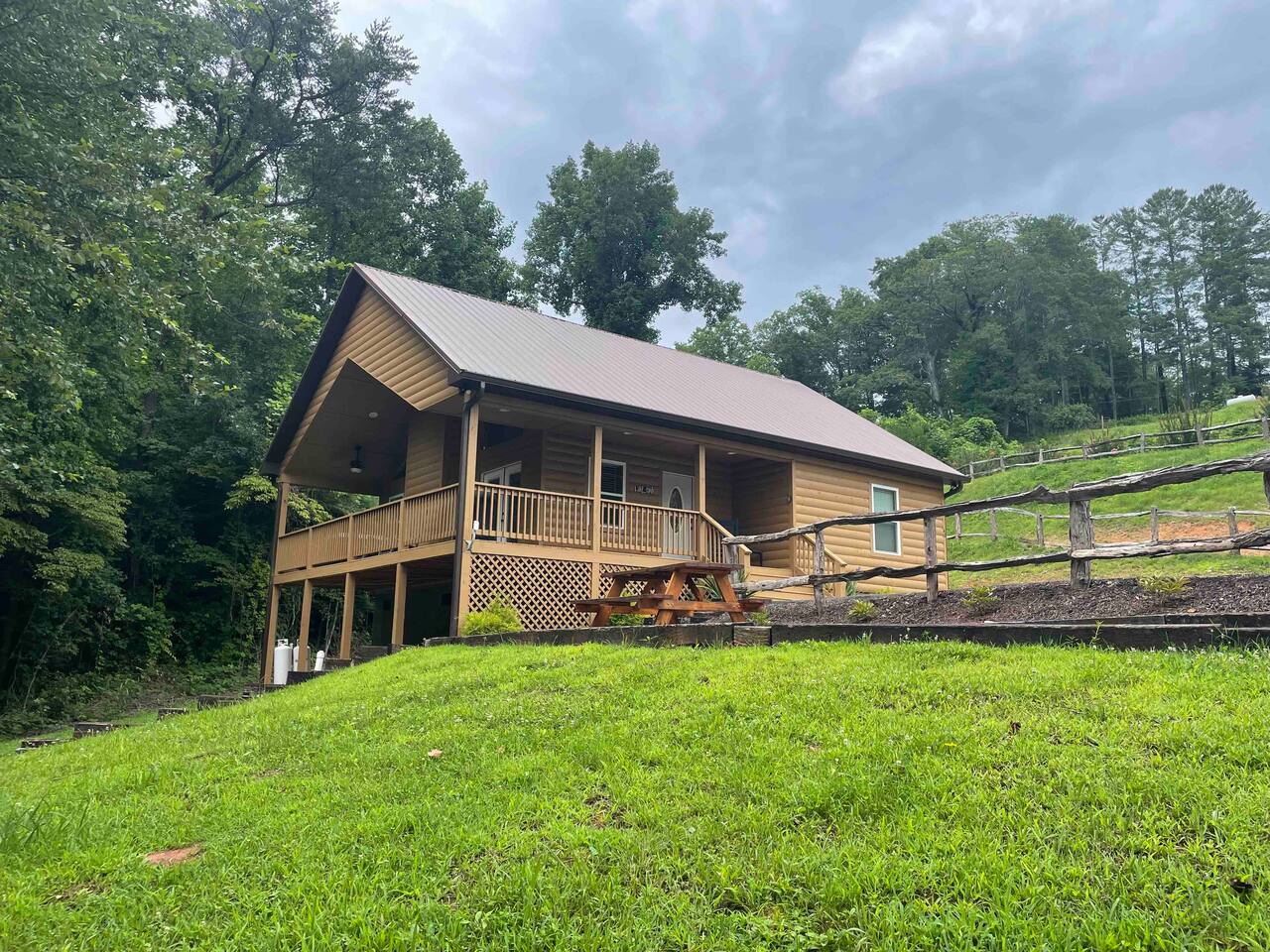 Sleepy Oak Cabin