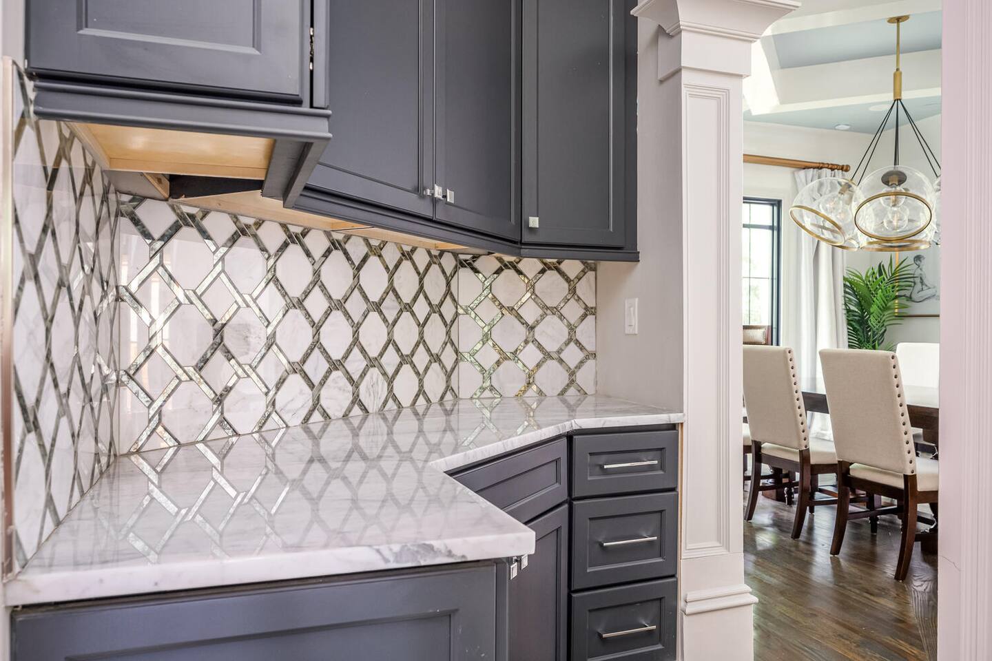 Adams Mansion, 10K Sqft, 7BD/7BA, 15min to Airport
