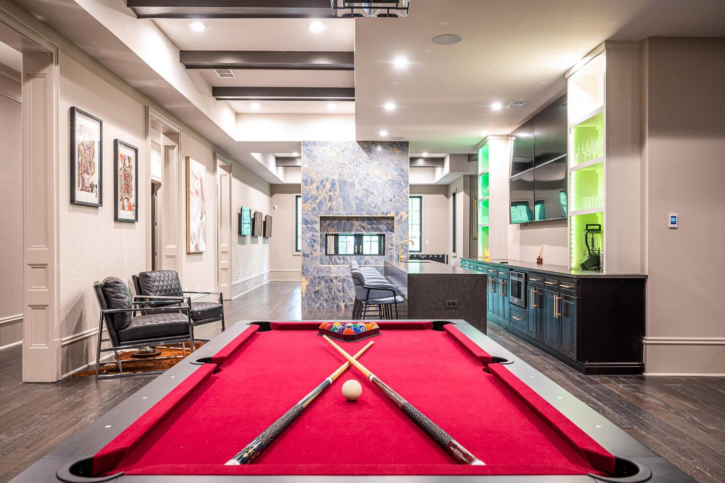 Adams Mansion, 10K Sqft, 7BD/7BA, 15min to Airport