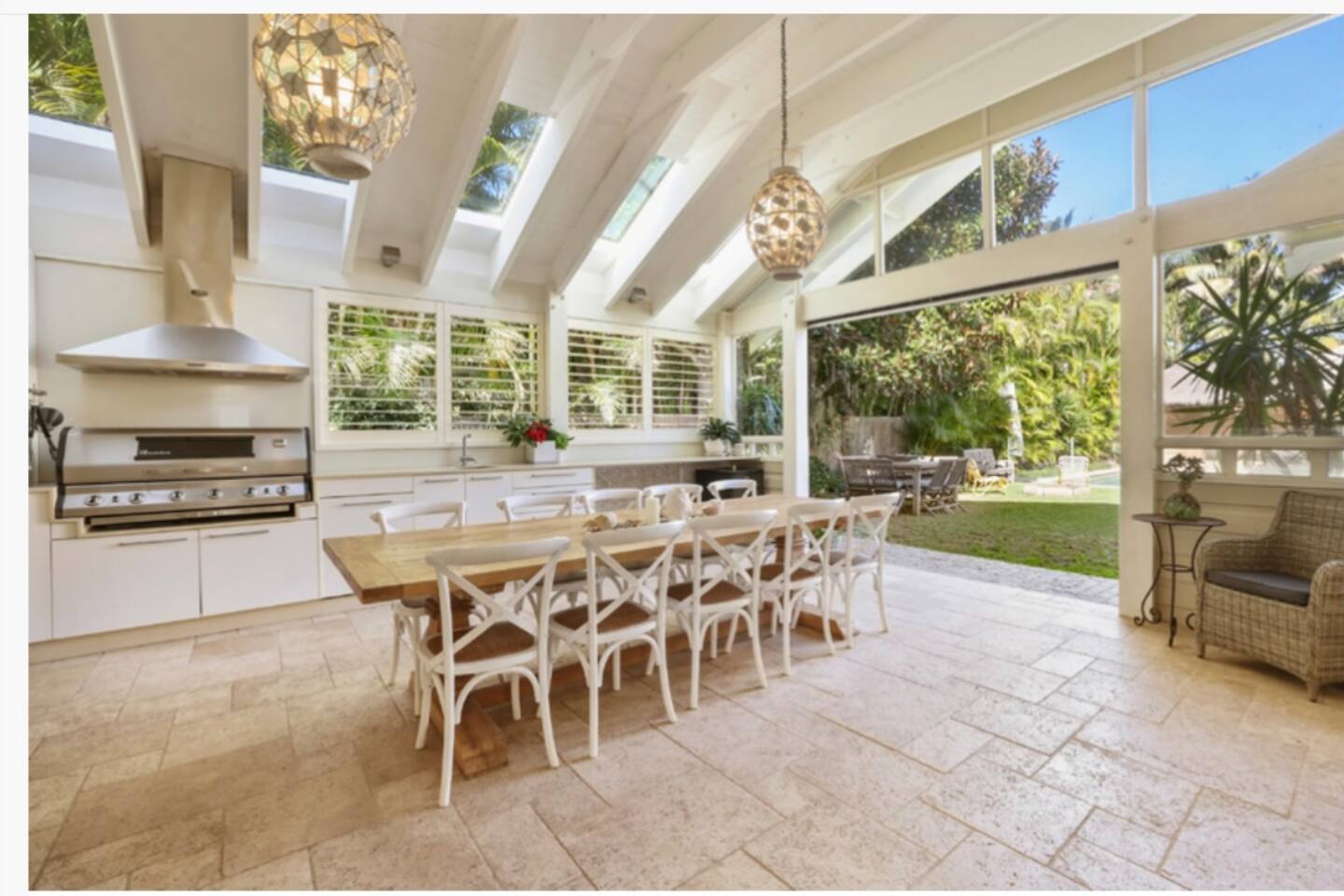 Luxurious Beachside Oasis Sleeps 10