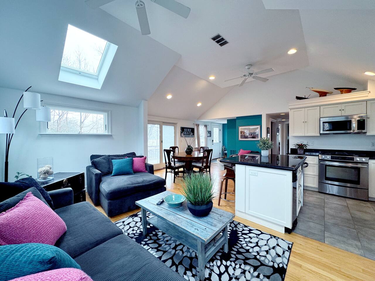 Cozy Cottage Dead End Road, Playground, Parking — Marblehead — vacation rental
