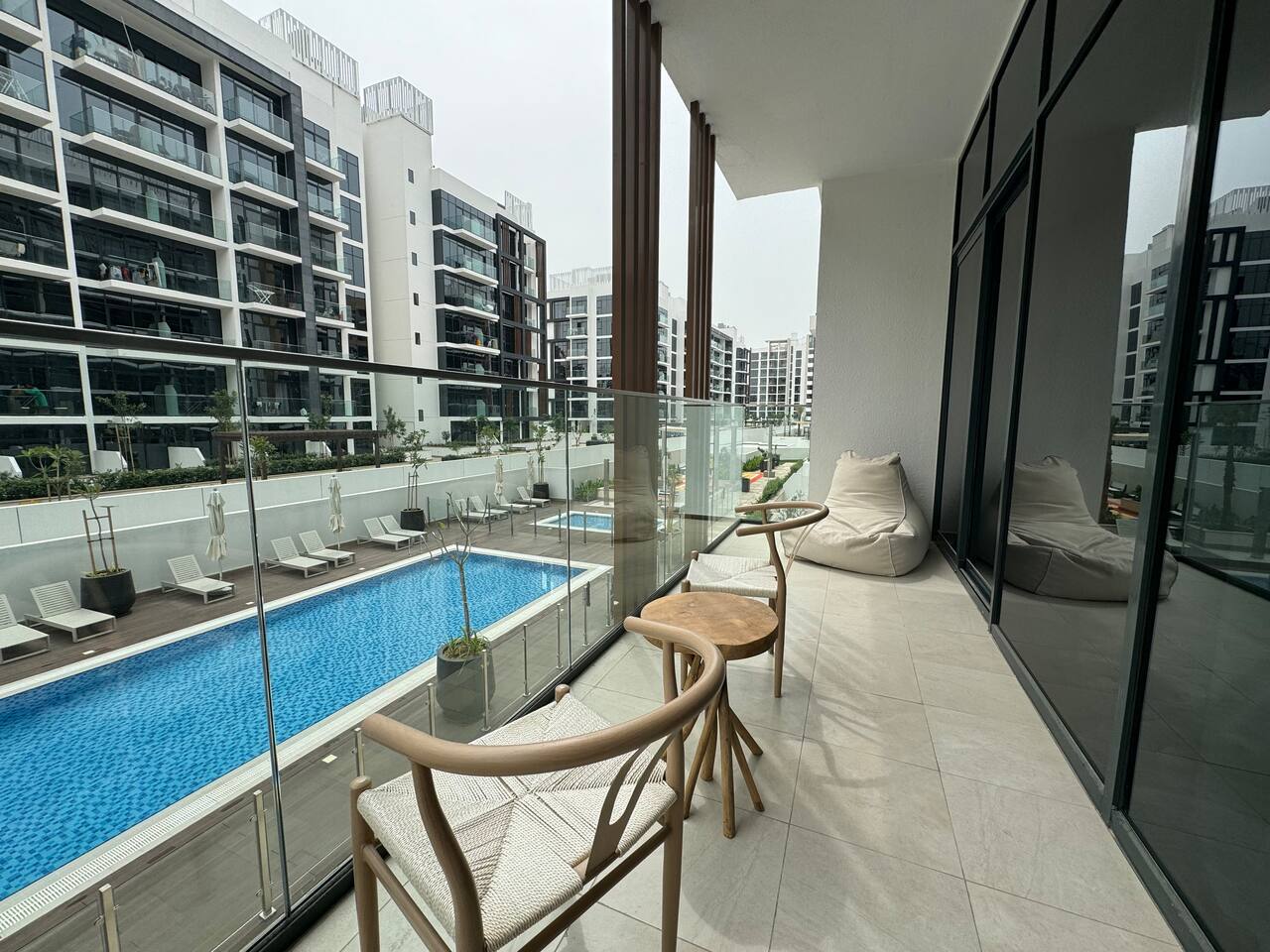 ASHRI HH Breathy Home, with Serene Pool Views — Dubai — vacation rental