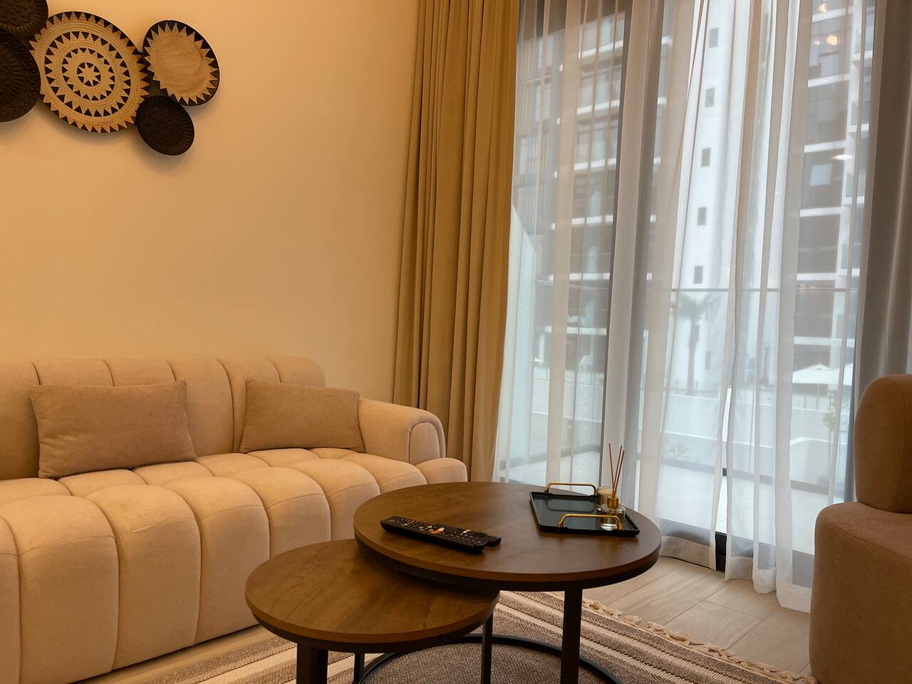ASHRI HH Breathy Home, with Serene Pool Views