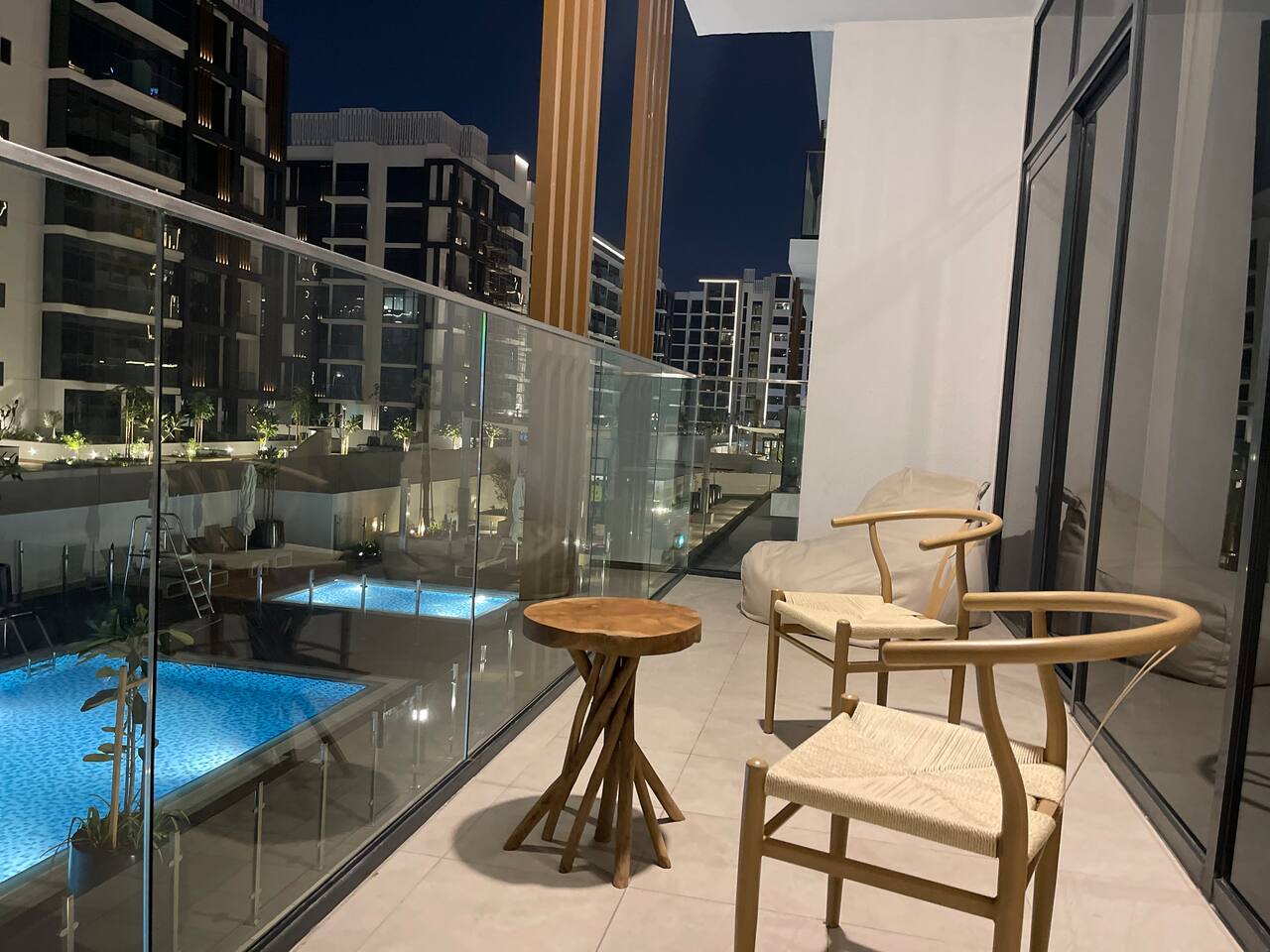 ASHRI HH Breathy Home, with Serene Pool Views