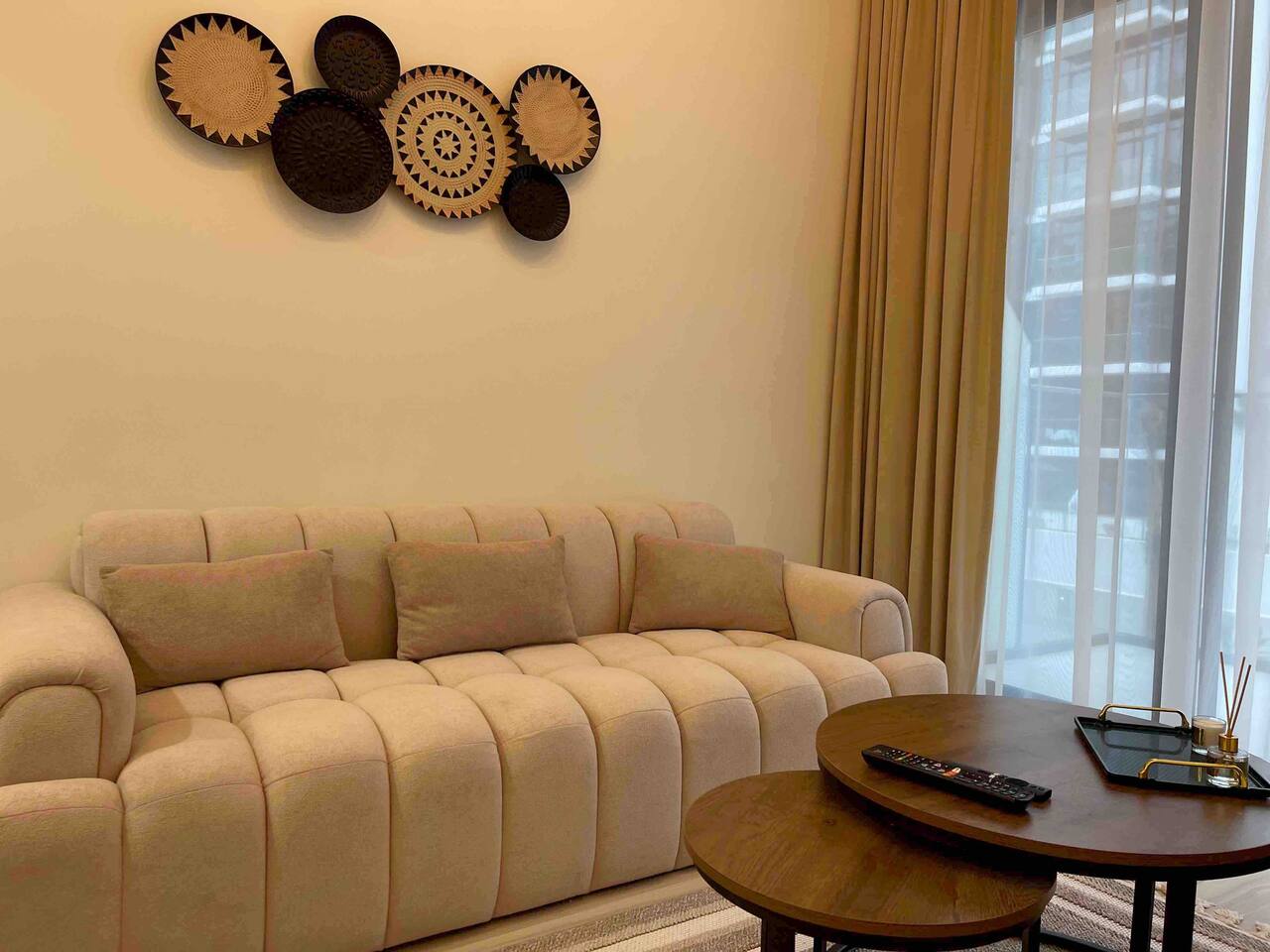 ASHRI HH Breathy Home, with Serene Pool Views