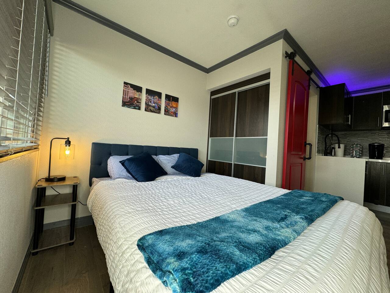 New Condo 2 Blocks from Fremont — Las Vegas, NV — vacation rental