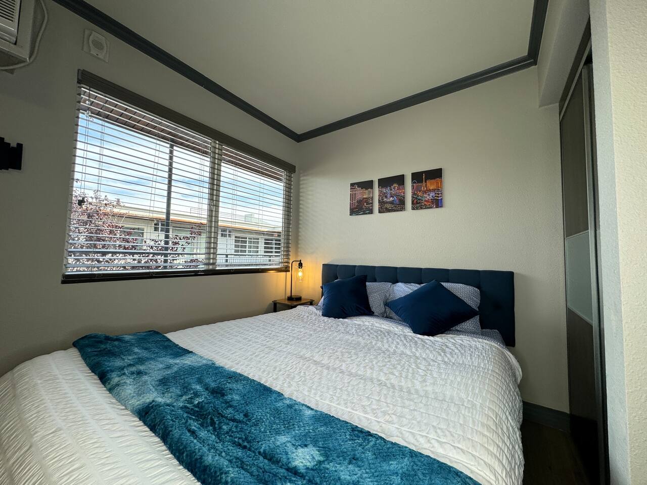 New Condo 2 Blocks from Fremont