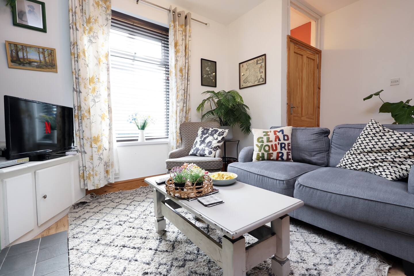 #02 Just the Splott! Sleeps 6, 8mins to Stadium.