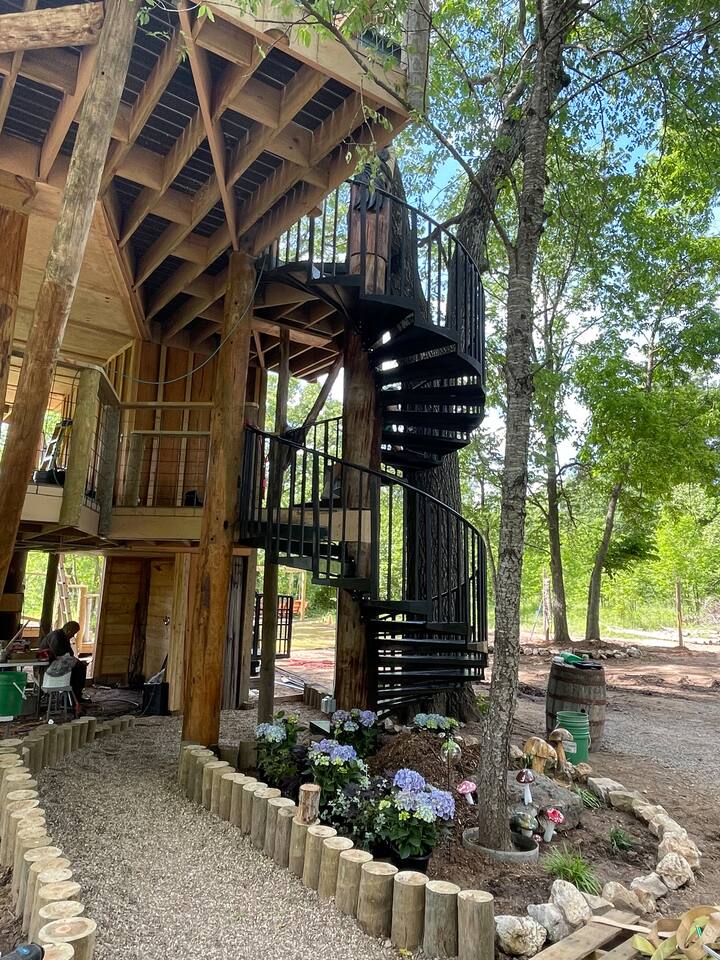 The Treehouse @ A Million Dreams