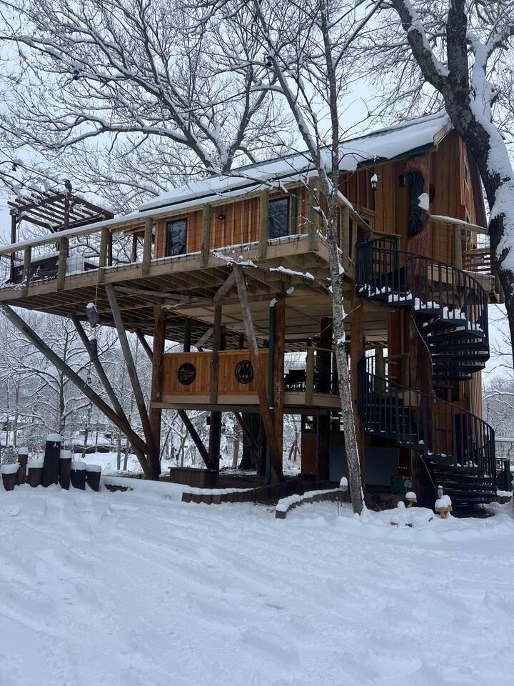 The Treehouse @ A Million Dreams