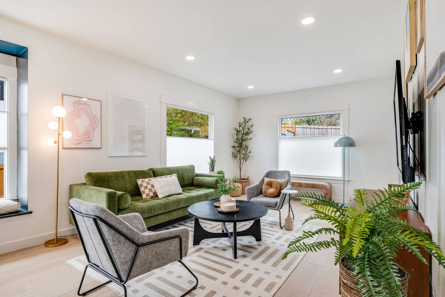 Magnolia Retreat /king bed /fenced yard/ workspace — Seattle — vacation rental
