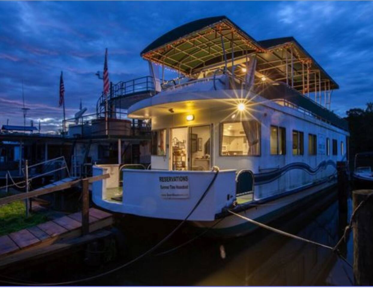 Summertime Bayou Houseboat Oasis: Spa Fish & Kayak — Morgan City — vacation rental