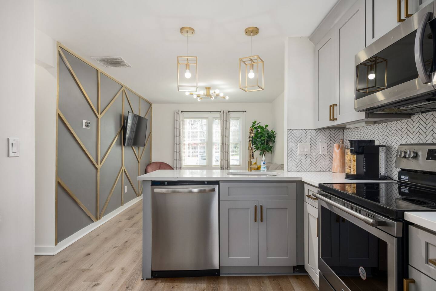 Chic 1BD in Sylvan Hills Near Southside Beltline