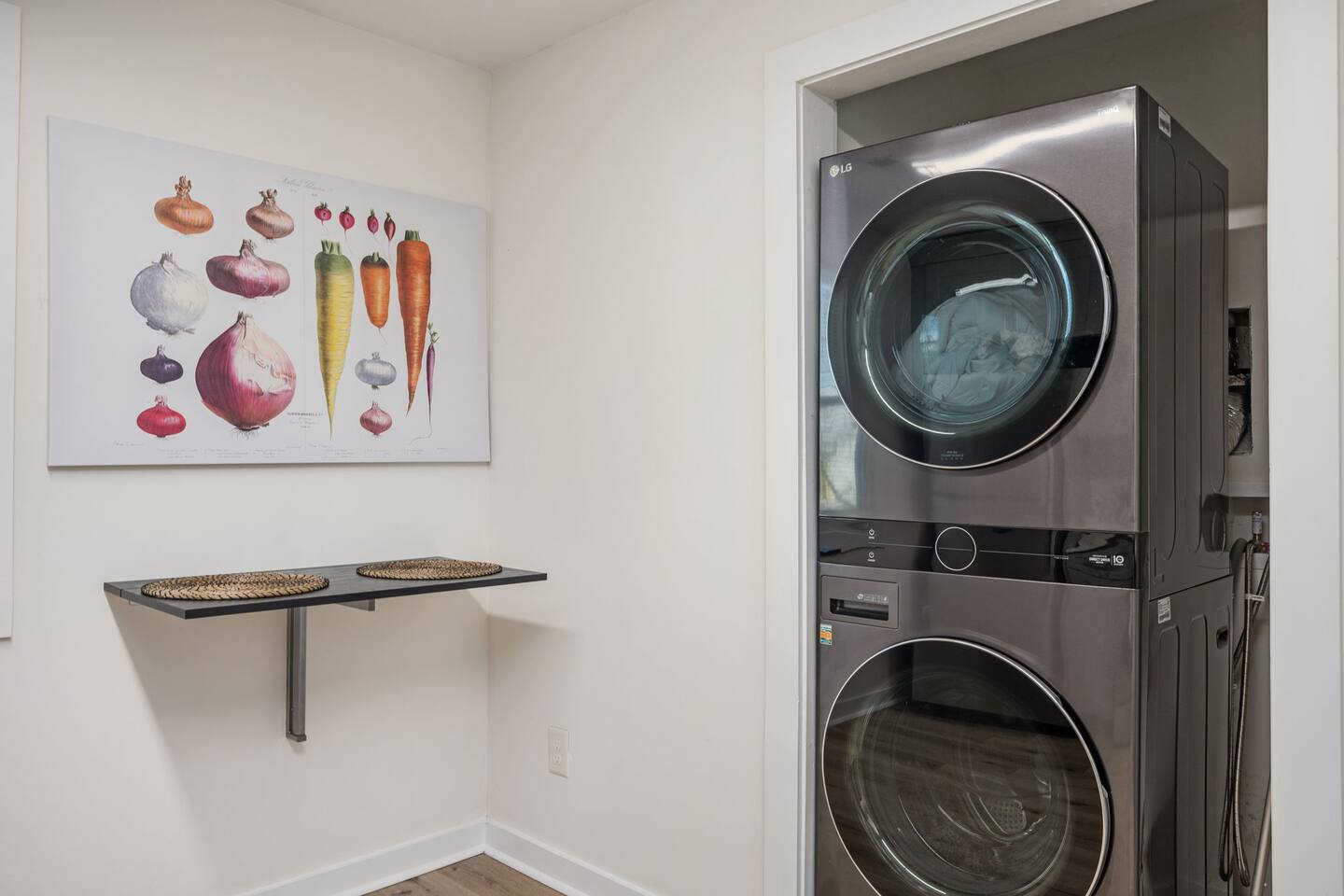 Relax in a Modern Luxury 1BD in Sylvan Hills