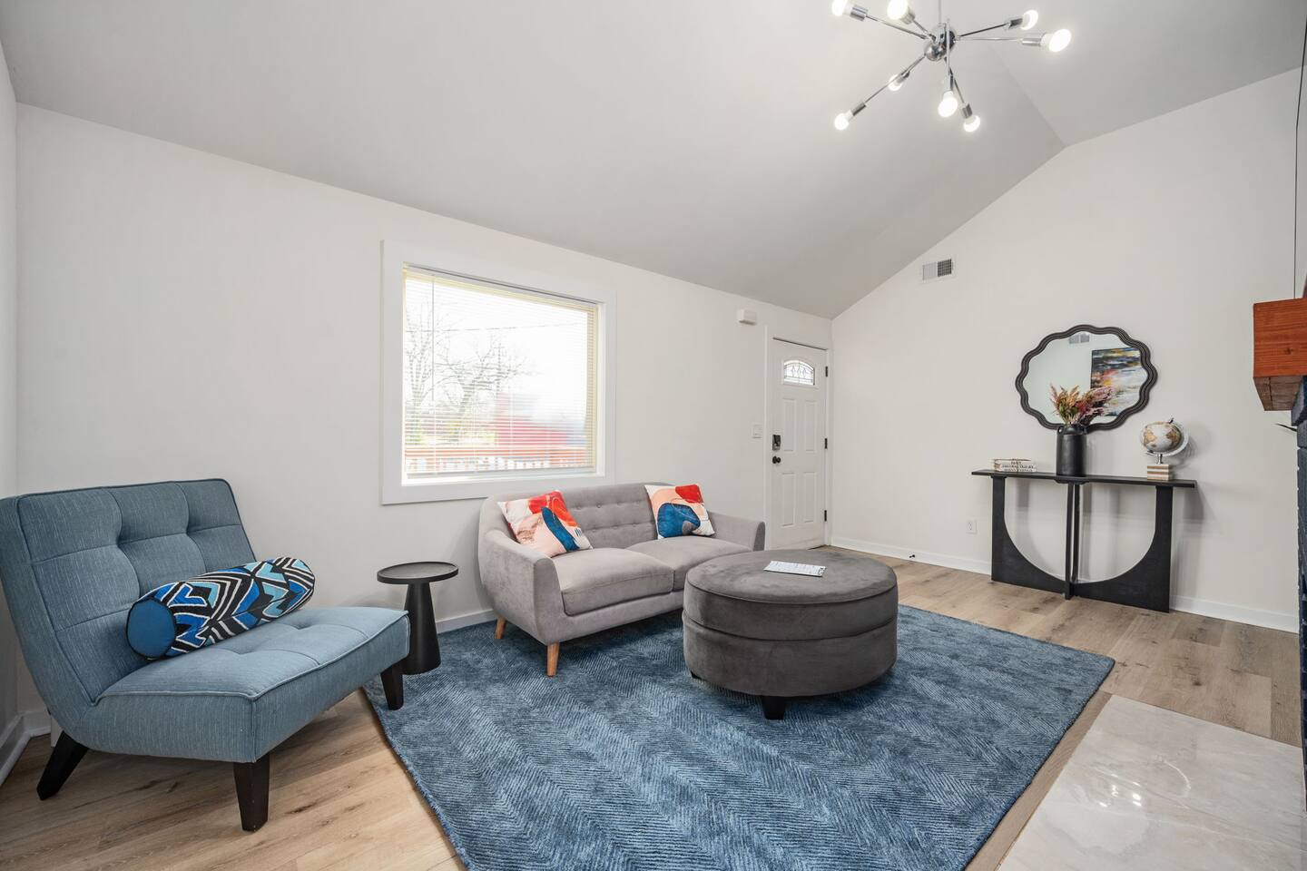 Relax in a Modern Luxury 1BD in Sylvan Hills