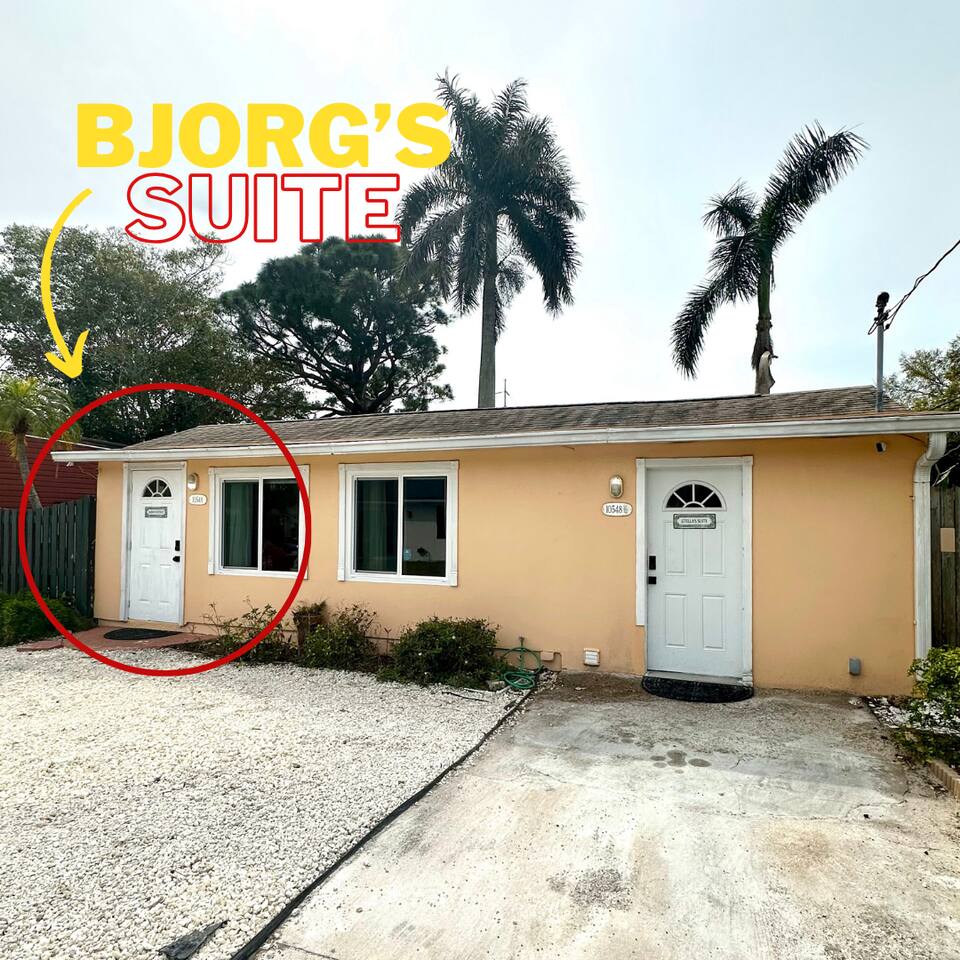 TROPlCAL HAVEN-BBQ/WASHER/DRYER-NEAR BEACH/LAKE/PARK/MALL/GYM/RESTAURANT/MARINA!