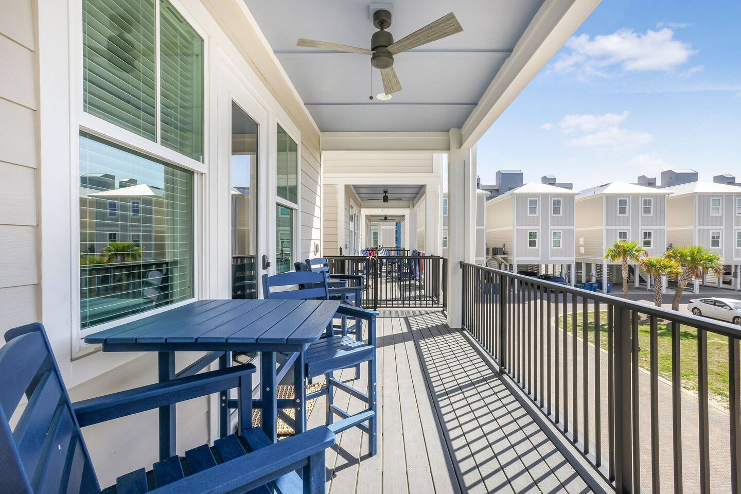 3 Bed, Sleeps 12, Pool view & Beach Access!