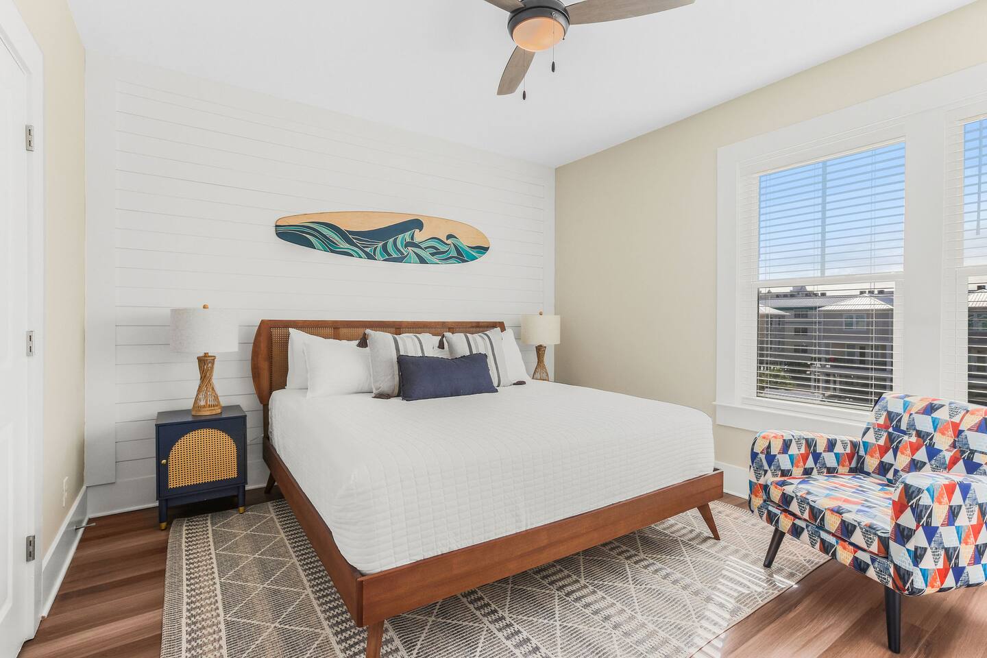 3 Bed, Sleeps 12, Pool view & Beach Access!
