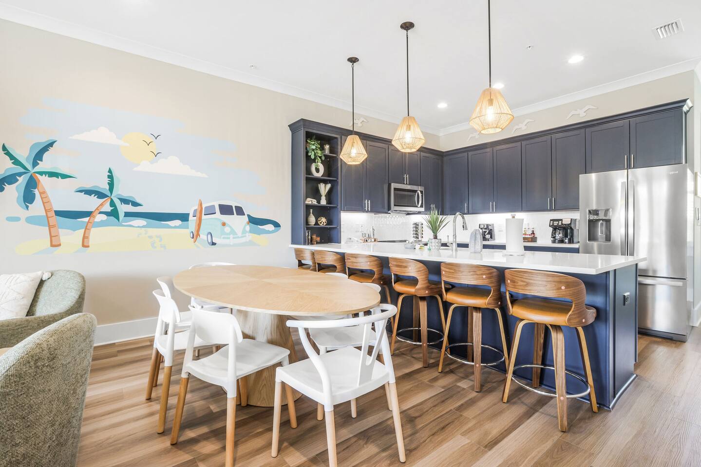 3 Bed, Sleeps 12, Pool view & Beach Access!