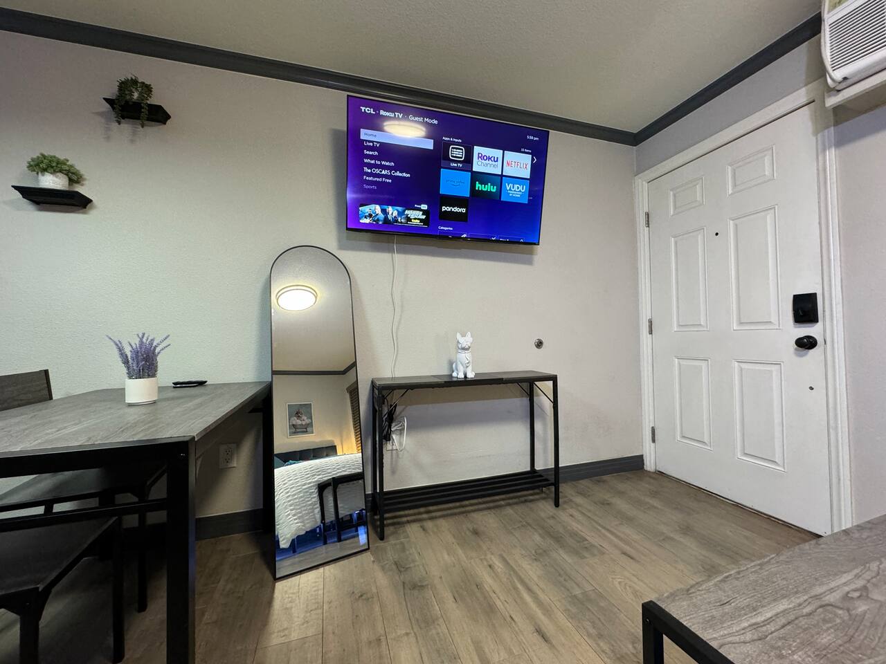 Cute Condo 3 blocks from Fremont