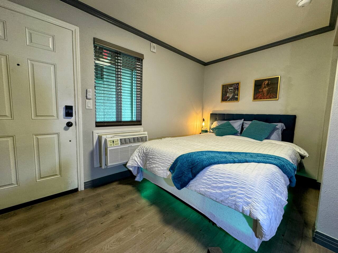 Stocked Studio, Downtown Luxury