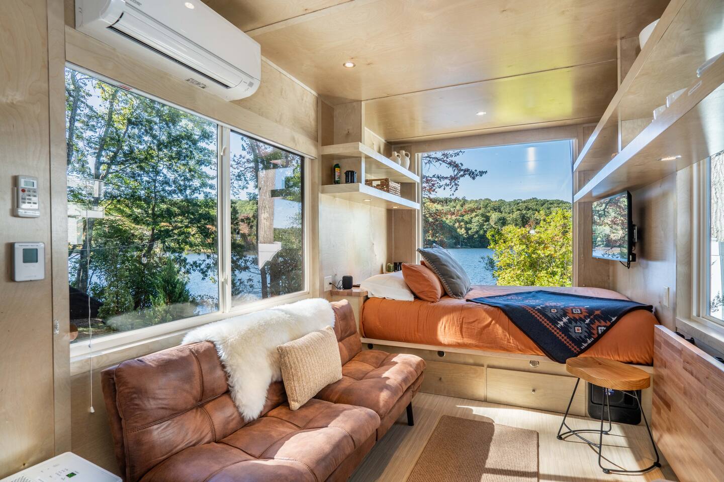 Lakefront Retreat Tiny House — East Lyme — vacation rental