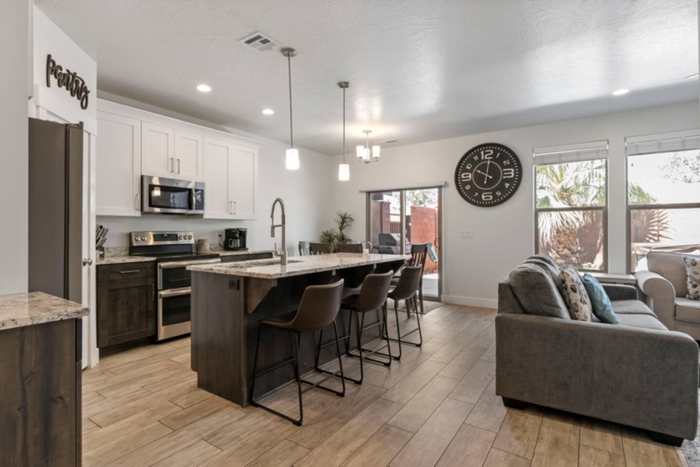 Townhome Near Zion with Hot Tub & Pool