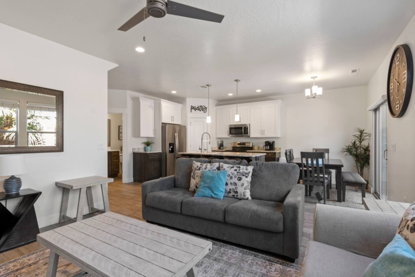 Townhome Near Zion with Hot Tub & Pool