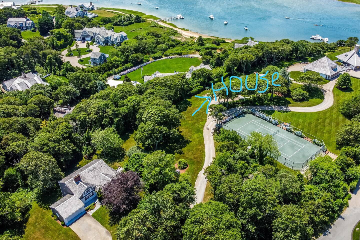 Chatham: Tennis, water views/access, pet friendly!