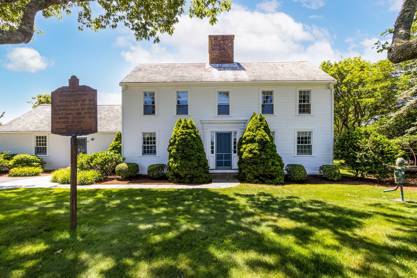 Chatham: Tennis, water views/access, pet friendly!
