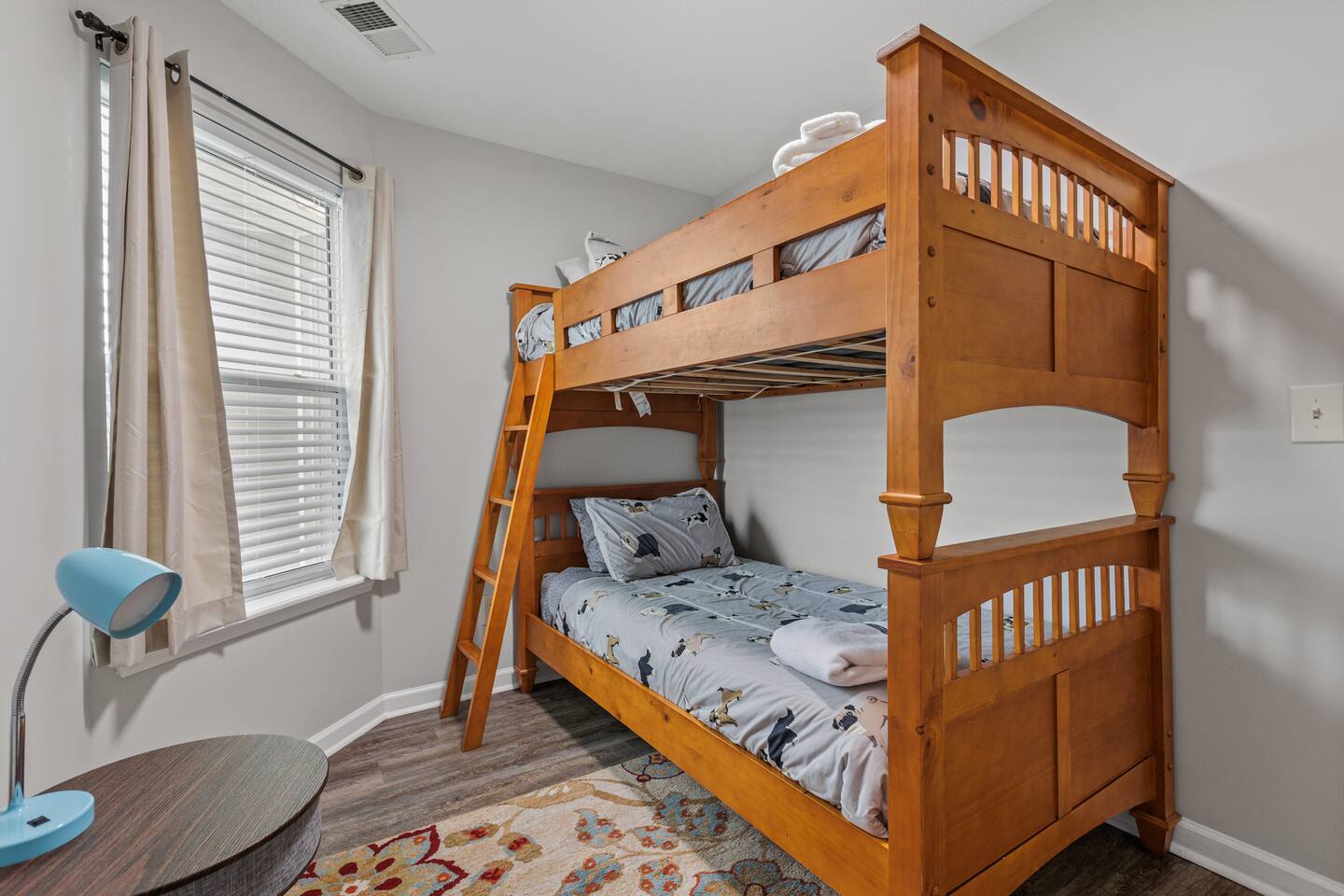 7 Miles to Horse Park/ King Size